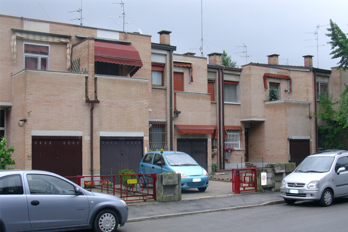 5 CASE A SCHIERA FERRARA
